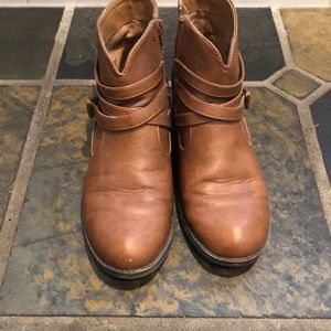Aeropostale Tan ankle boots